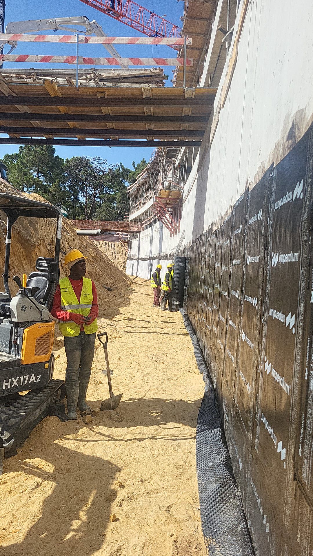 Execução de impermeabilização em obra